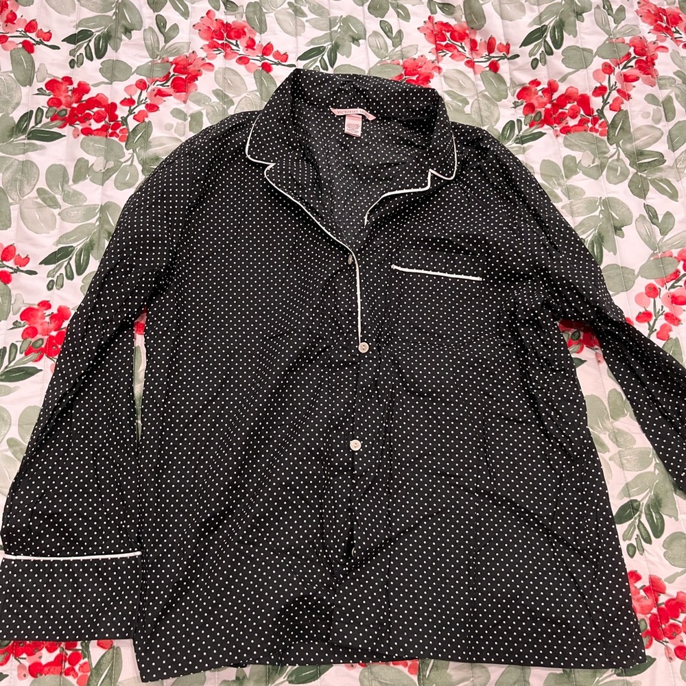 ⚪️Victoria's Secret Black and White Polka Dot Top
